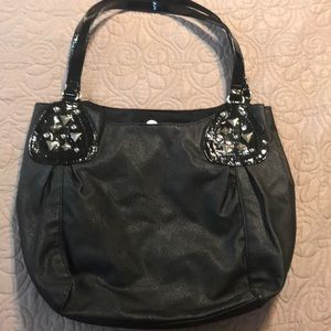 Attention large shoulder bag